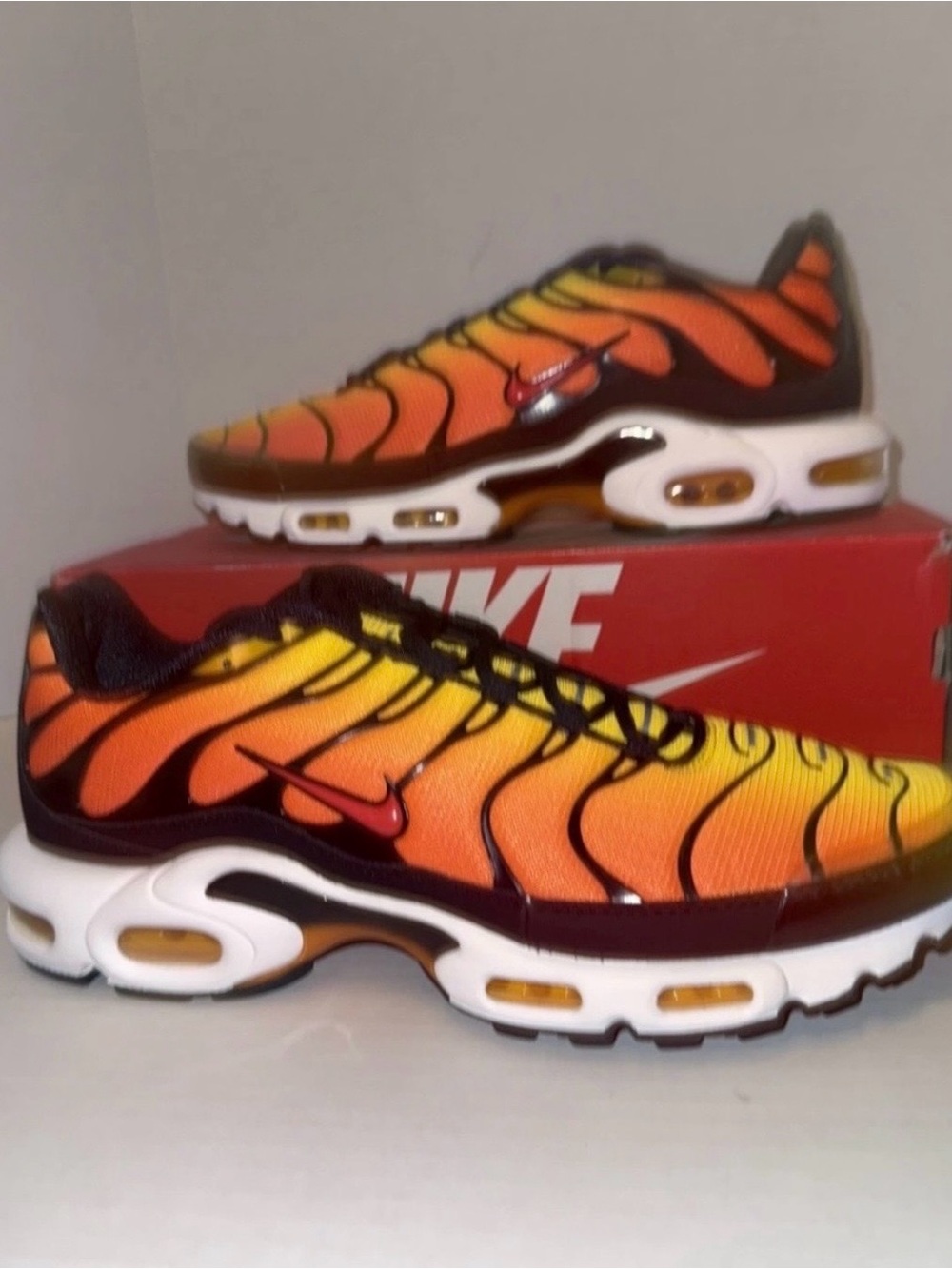 Men's Nike Air Max Plus Black/Pimento-Bright Ceramic size 13 NWB